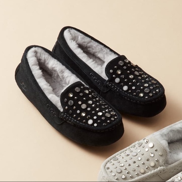 ISO Ugg Ansley Studded - Picture 1 of 1